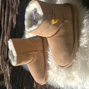 Aussie Merino Tan Suede Slip on Short Boot Y11 nwot